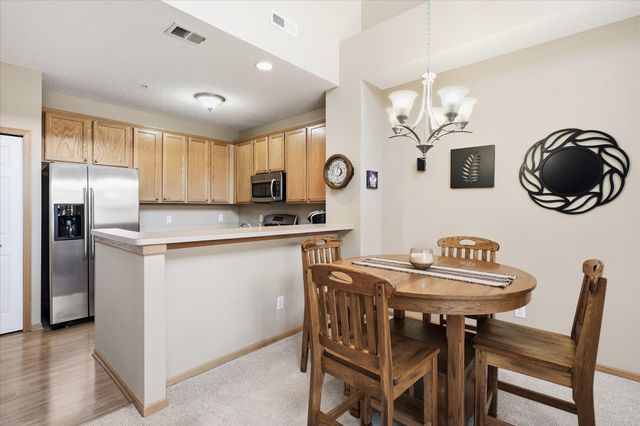 1243 Majestic Avenue 313, Maplewood, MN 55109