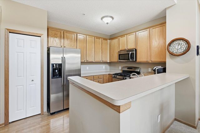 1243 Majestic Avenue 313, Maplewood, MN 55109