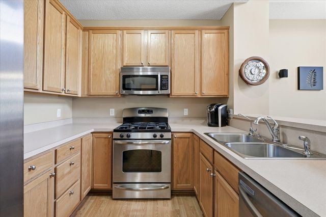 1243 Majestic Avenue 313, Maplewood, MN 55109