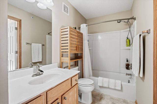 1243 Majestic Avenue 313, Maplewood, MN 55109