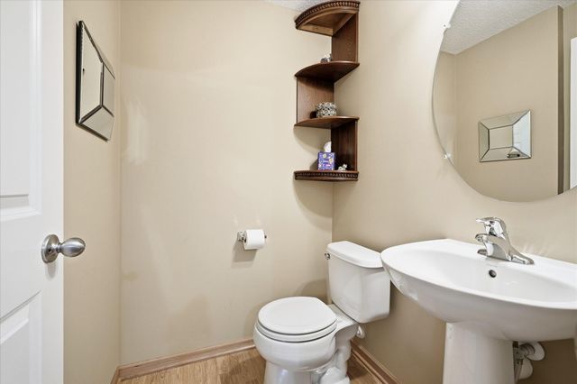 1243 Majestic Avenue 313, Maplewood, MN 55109