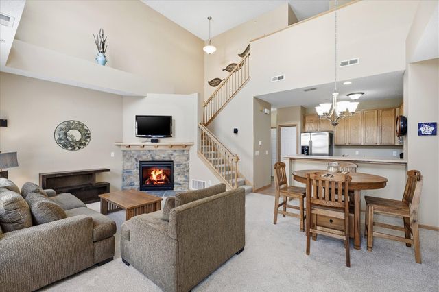 1243 Majestic Avenue 313, Maplewood, MN 55109