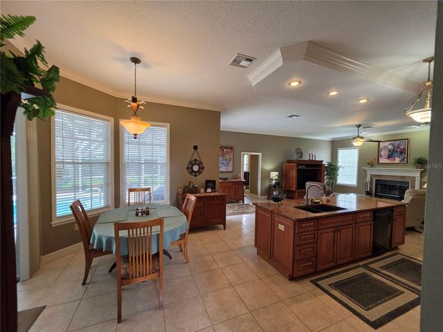 6523 CREWS LAKE HILLS LOOP E, Lakeland, FL 33813