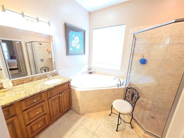 6523 CREWS LAKE HILLS LOOP E, Lakeland, FL 33813