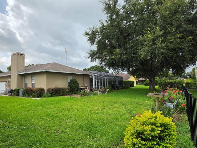 6523 CREWS LAKE HILLS LOOP E, Lakeland, FL 33813