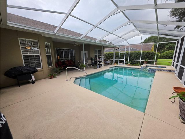 6523 CREWS LAKE HILLS LOOP E, Lakeland, FL 33813