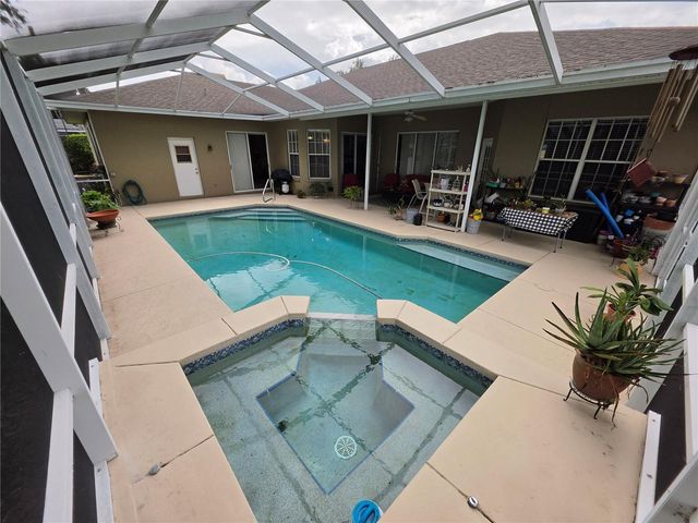 6523 CREWS LAKE HILLS LOOP E, Lakeland, FL 33813