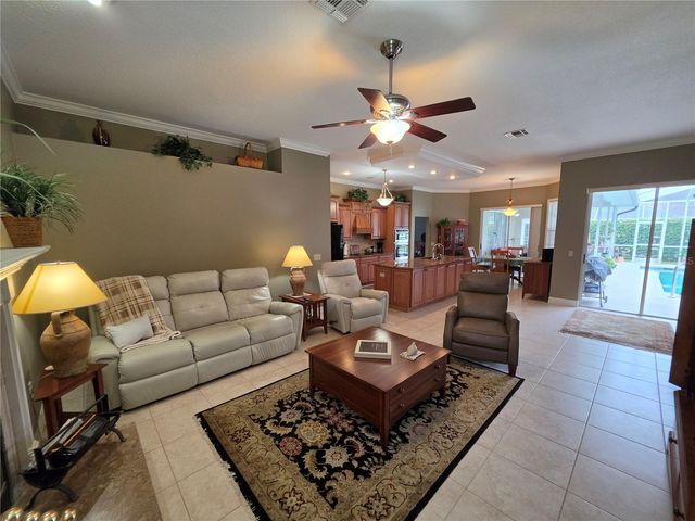 6523 CREWS LAKE HILLS LOOP E, Lakeland, FL 33813