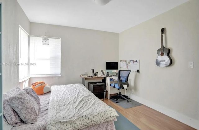 2552 Wiley Street, Hollywood, FL 33020