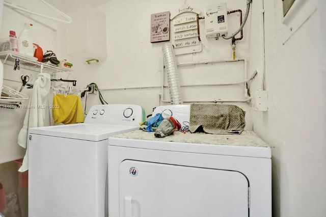 2552 Wiley Street, Hollywood, FL 33020