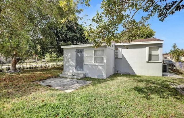 2552 Wiley Street, Hollywood, FL 33020