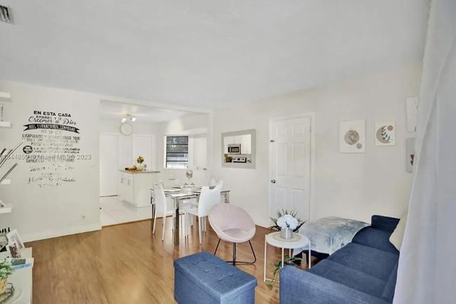 2552 Wiley Street, Hollywood, FL 33020