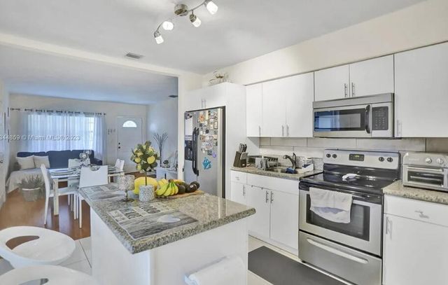 2552 Wiley Street, Hollywood, FL 33020