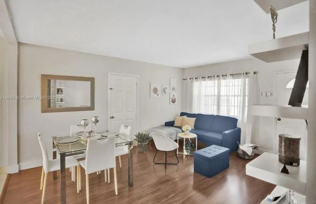 2552 Wiley Street, Hollywood, FL 33020