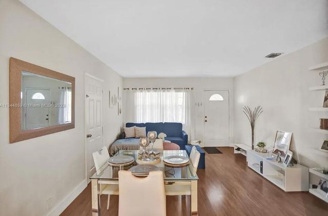 2552 Wiley Street, Hollywood, FL 33020