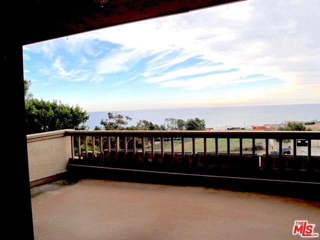 23914 De Ville B, Malibu, CA 90265
