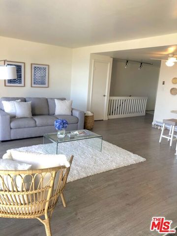 23914 De Ville B, Malibu, CA 90265