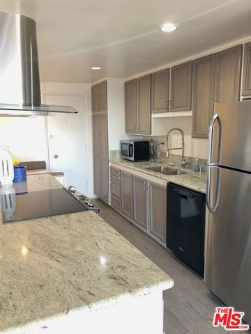 23914 De Ville B, Malibu, CA 90265