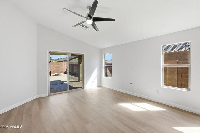 35465 N BELGIAN BLUE Court, San Tan Valley, AZ 85143