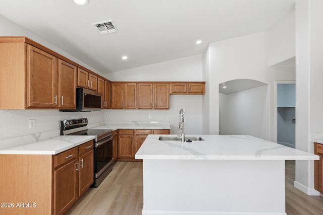 35465 N BELGIAN BLUE Court, San Tan Valley, AZ 85143