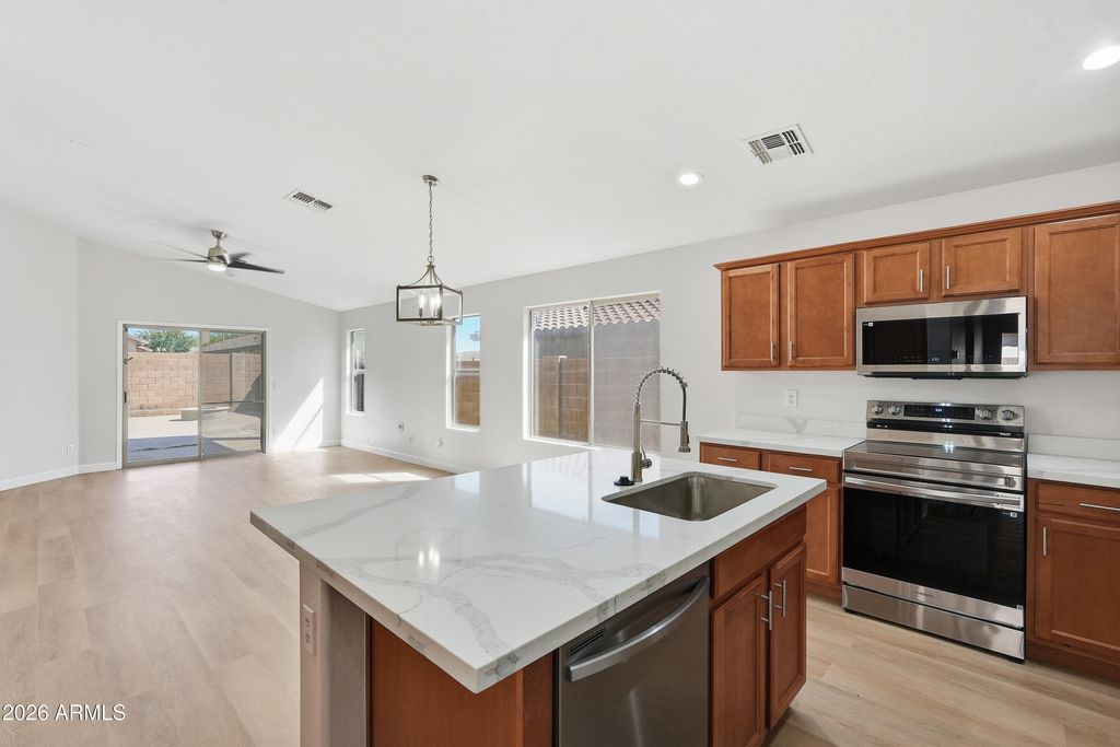 35465 N BELGIAN BLUE Court, San Tan Valley, AZ 85143 — photo 4
