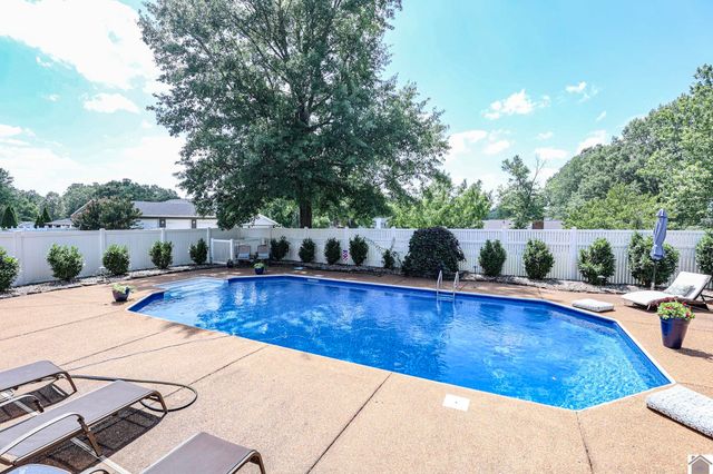 265 Ashcreek Road, Paducah, KY 42001