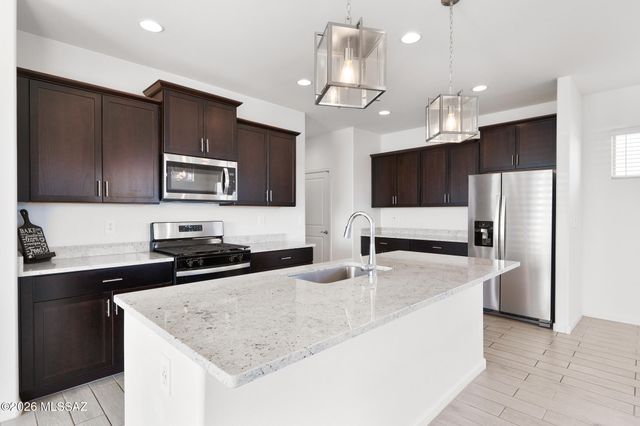 7801 S Walnutview Drive, Tucson, AZ 85757