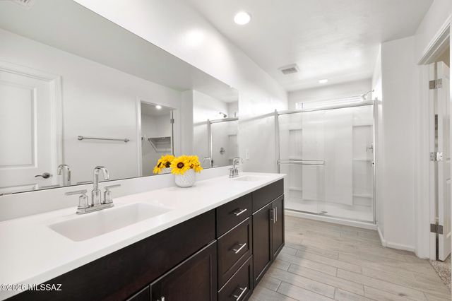 7801 S Walnutview Drive, Tucson, AZ 85757