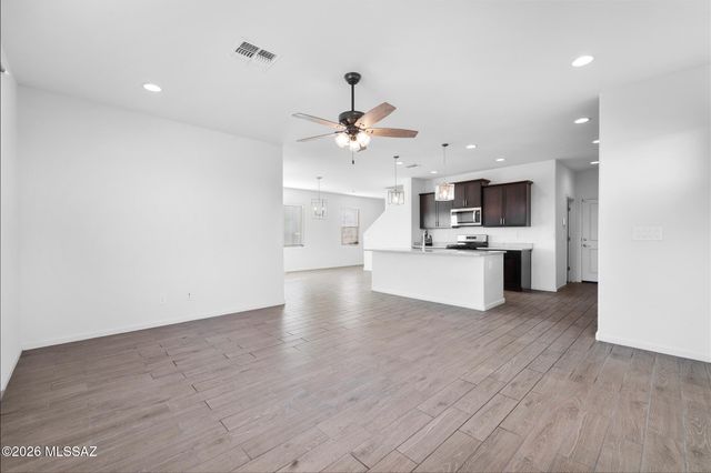 7801 S Walnutview Drive, Tucson, AZ 85757