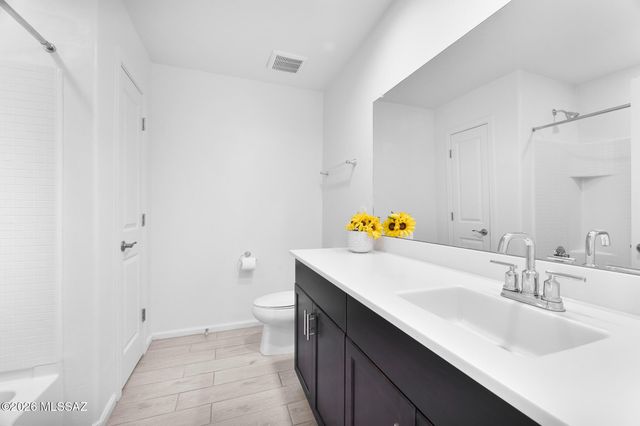 7801 S Walnutview Drive, Tucson, AZ 85757