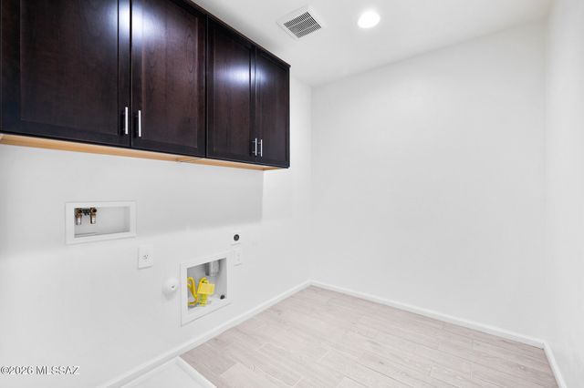 7801 S Walnutview Drive, Tucson, AZ 85757