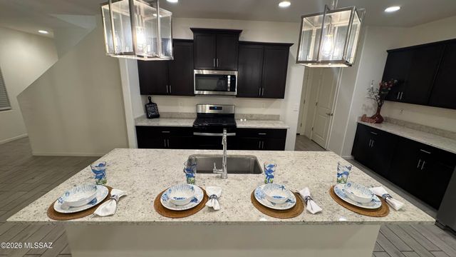 7801 S Walnutview Drive, Tucson, AZ 85757