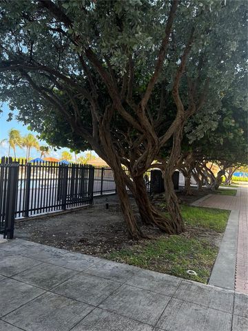 2555 Collins Ave 2207, Miami Beach, FL 33140
