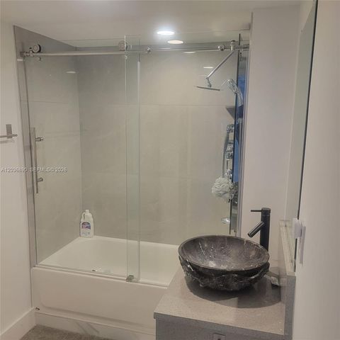 2555 Collins Ave 2207, Miami Beach, FL 33140