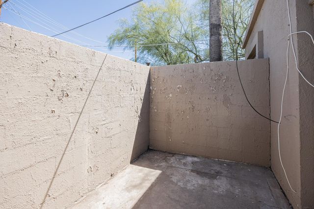 2352 E Broadway Road B, Mesa, AZ 85204