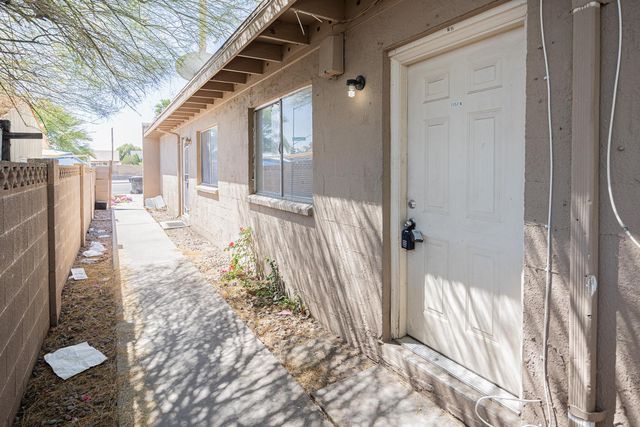 2352 E Broadway Road B, Mesa, AZ 85204