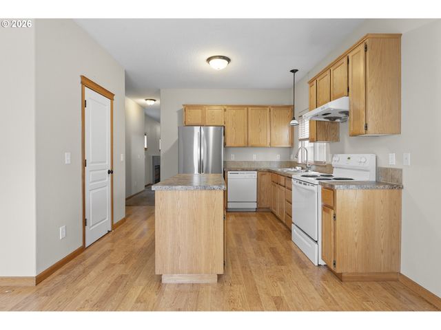 765 Ne 93RD Ave, Portland, OR 97220