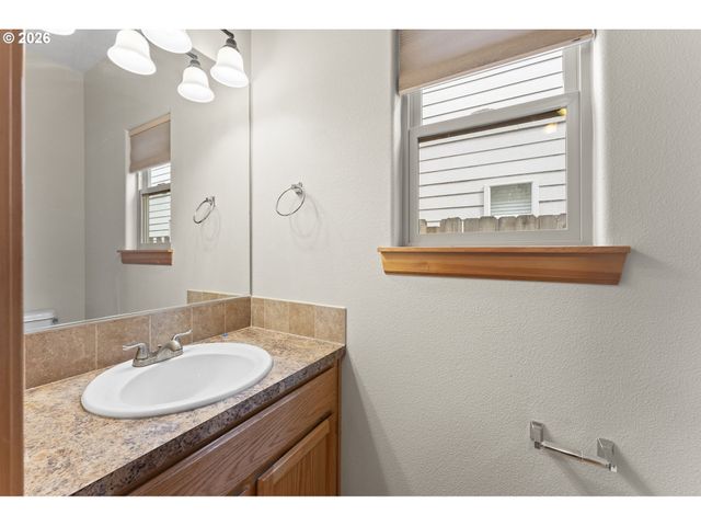 765 Ne 93RD Ave, Portland, OR 97220