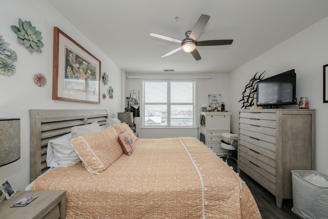 1700 Riverwoods Drive 414, Melrose Park, IL 60160