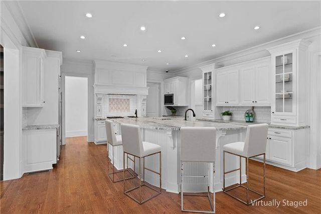 130 Manor Lake Court, Milton, GA 30004