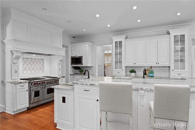 130 Manor Lake Court, Milton, GA 30004