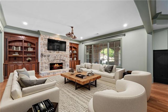 130 Manor Lake Court, Milton, GA 30004