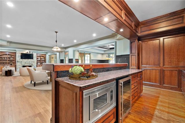 130 Manor Lake Court, Milton, GA 30004