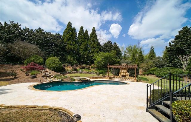 130 Manor Lake Court, Milton, GA 30004