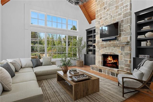 130 Manor Lake Court, Milton, GA 30004