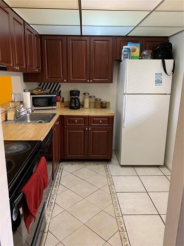 8075 SW 107th Ave 304, Miami, FL 33173