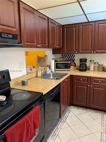 8075 SW 107th Ave 304, Miami, FL 33173