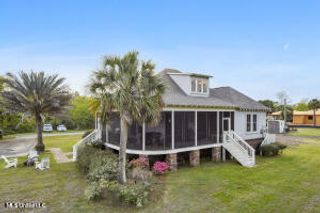 400 Merritt Street, Waveland, MS 39576