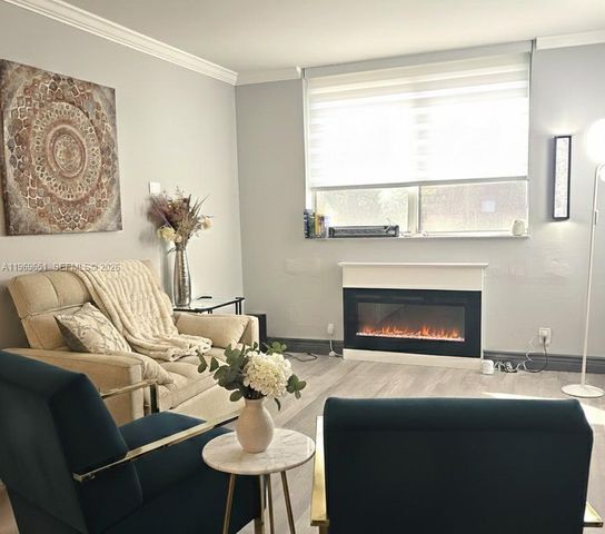 2401 Riverside Dr 313-B, Coral Springs, FL 33065