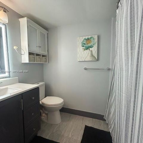 2401 Riverside Dr 313-B, Coral Springs, FL 33065